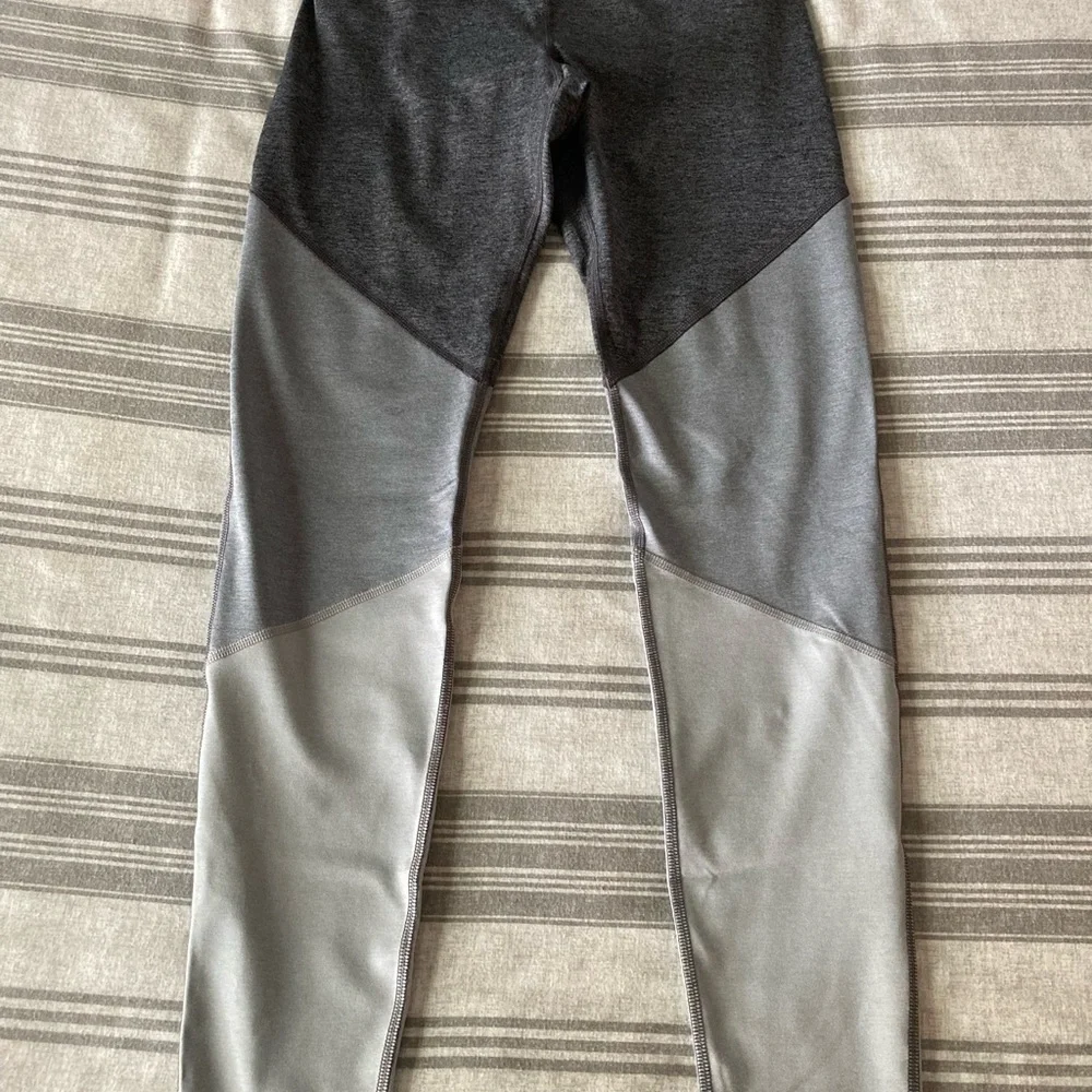 Work out leggings Size Medium In Grey - Picture 3 of 6
